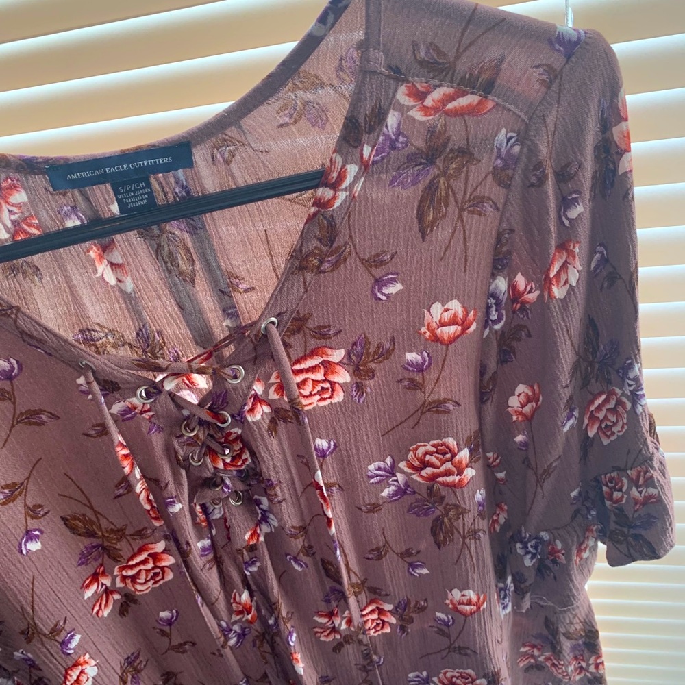 American eagle dressy floral shirt